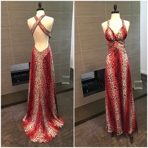 WOW! Backless, animal print long dress
